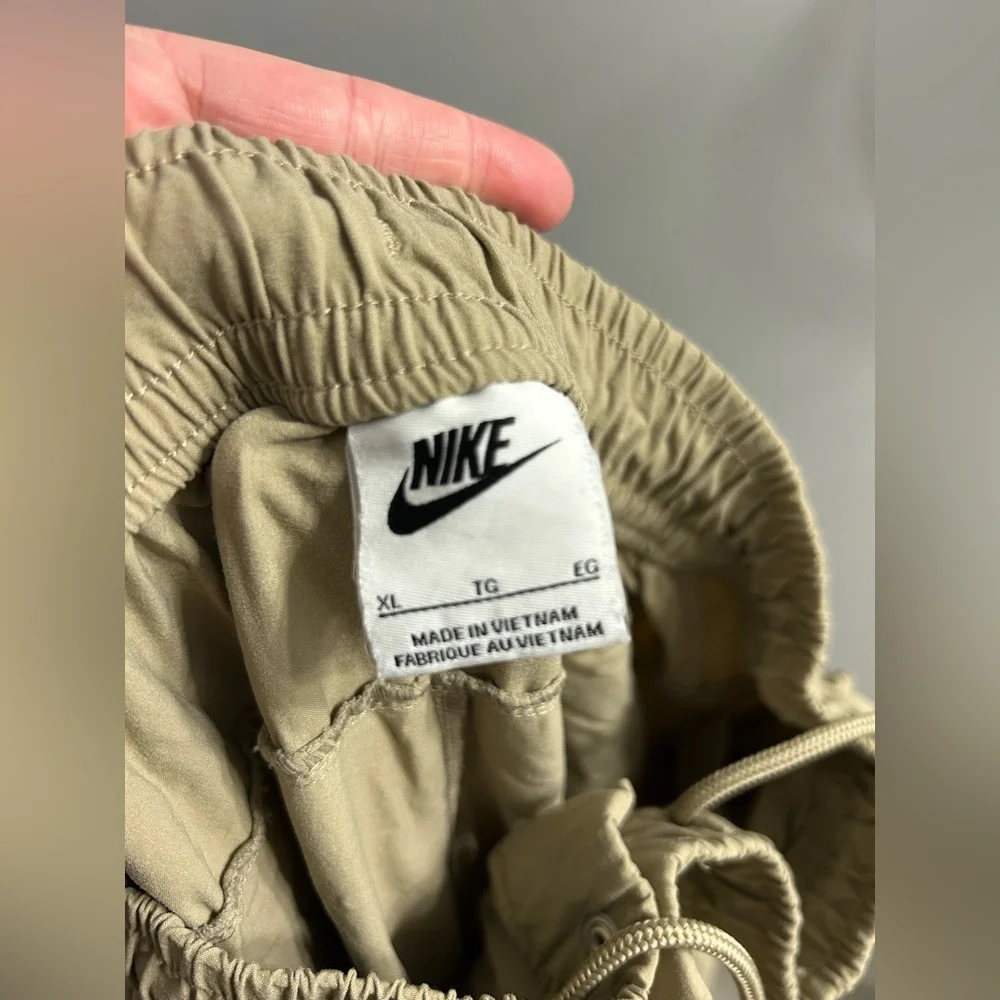 Nike Men's Woven Commuter Trousers - Picture 5 of 11